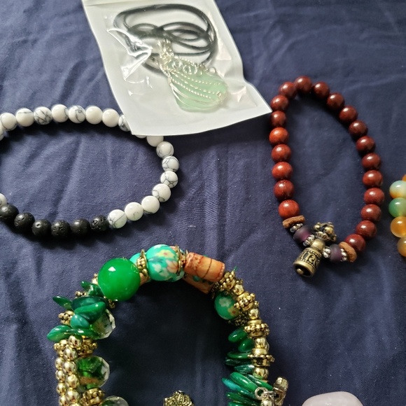 Bracelets - Picture 2 of 4
